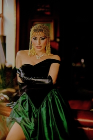 澳门正版免费全年资料，小心夸大宣传