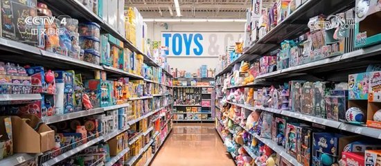 “我会盯着你”!沃尔玛将涨价,特朗普破防:怎么能怪关税,你赚了几十亿该吞下关税!更多美企加入涨价行列