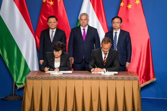 比亚迪欧洲总部落户匈牙利，王传福：坚定了在欧洲长期发展的决心