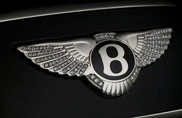 汽车保养中更换火花塞有哪些技巧？