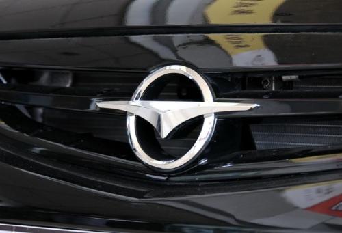 汽车悬挂系统类型有哪些差异特点？