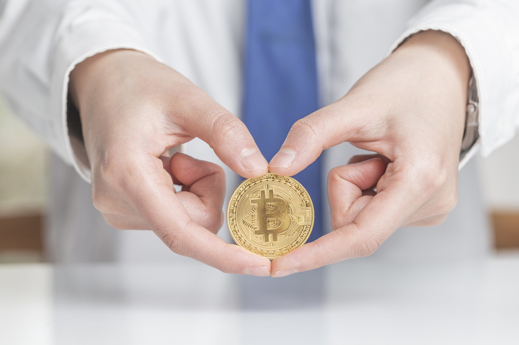 黄金避险属性在经济危机时如何体现？