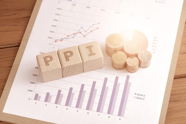 为什么期货价格会出现波动？